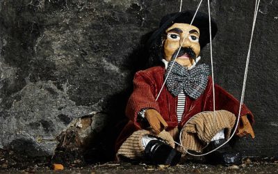 habits de marionnette