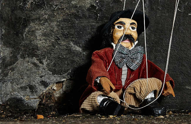 habits de marionnette