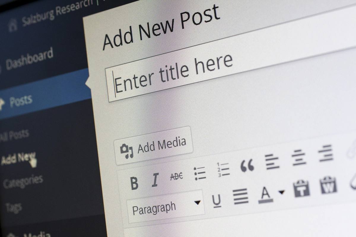 ALT: Écran d'ordinateur montrant la fenêtre d'édition d'un article WordPress